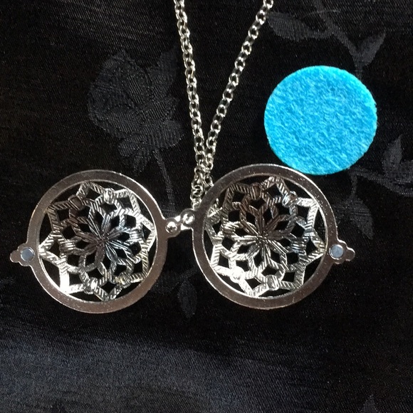 Jewelry - Last One! New! Aromatherapy Locket Necklace